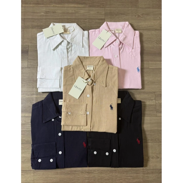 Áo linen thêu logo thường bị nhầm lẫn về khả năng chống nhăn khi giặt thường xuyên - Ảnh 1