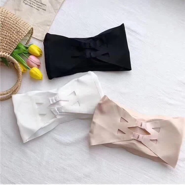 Áo lót không dây su mềm mại được chế tạo từ sợi polyester‑spandex kết hợp với công nghệ dệt kim đặc biệt, tạo nên bề mặt “đúc su” mịn màng như làn da thứ hai. (Ảnh 2) Áo lót không dây su mềm mại được chế tạo từ sợi polyester‑spandex kết hợp với công nghệ dệt kim đặc biệt, tạo nên bề mặt “đúc su” mịn màng như làn da thứ hai. (Ảnh 2)