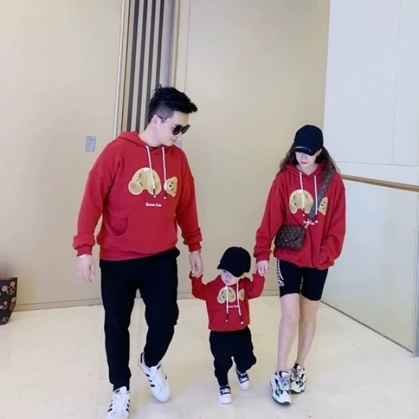 Màu sắc của áo không chỉ là yếu tố thẩm mỹ, mà còn có tác động đến việc giữ nhiệt. (Ảnh 3) Màu sắc của áo không chỉ là yếu tố thẩm mỹ, mà còn có tác động đến việc giữ nhiệt. (Ảnh 3)