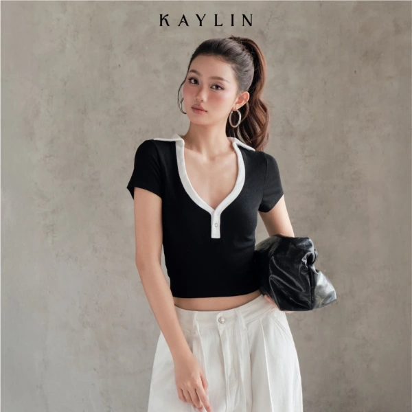 Thiết kế cúp ngắn của áo polo croptop giúp nhấn mạnh đường nét eo, tạo cảm giác “gọn nhẹ” cho cơ thể. (Ảnh 2) Thiết kế cúp ngắn của áo polo croptop giúp nhấn mạnh đường nét eo, tạo cảm giác “gọn nhẹ” cho cơ thể. (Ảnh 2)