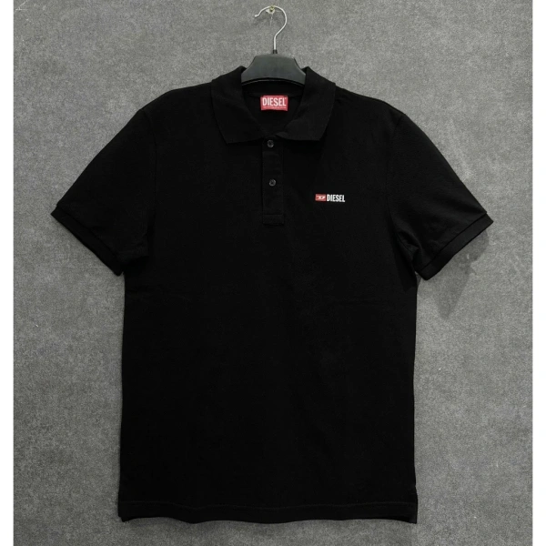 Áo polo Diesel in logo: Khi chất liệu không chịu được giặt nhiều - Ảnh 1
