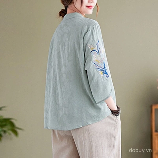 Áo sơ mi cotton mát mẻ mùa hè giữ cơ thể mát nhưng viền cổ cứng có thể gây khó chịu khi ngồi làm việc lâu - Ảnh 5