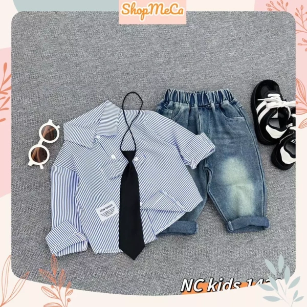 Mặc dù có nhược điểm, jean vẫn là một lựa chọn “an toàn” trong các dịp cần độ bền cao như khi bé tham gia các hoạt động ngoài trời hoặc đi dạo đến chợ Tết. (Ảnh 3) Mặc dù có nhược điểm, jean vẫn là một lựa chọn “an toàn” trong các dịp cần độ bền cao như khi bé tham gia các hoạt động ngoài trời hoặc đi dạo đến chợ Tết. (Ảnh 3)