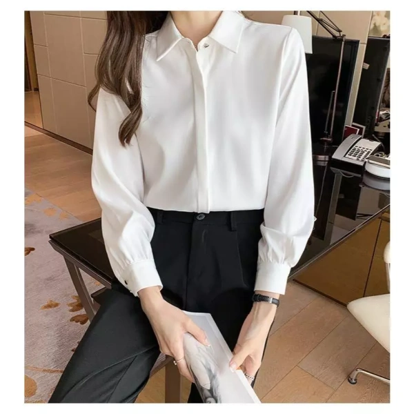 Cotton luôn được đánh giá là loại vải “thân thiện” với da nhờ khả năng thấm hút mồ hôi, thoáng khí và mềm mại. (Ảnh 2)