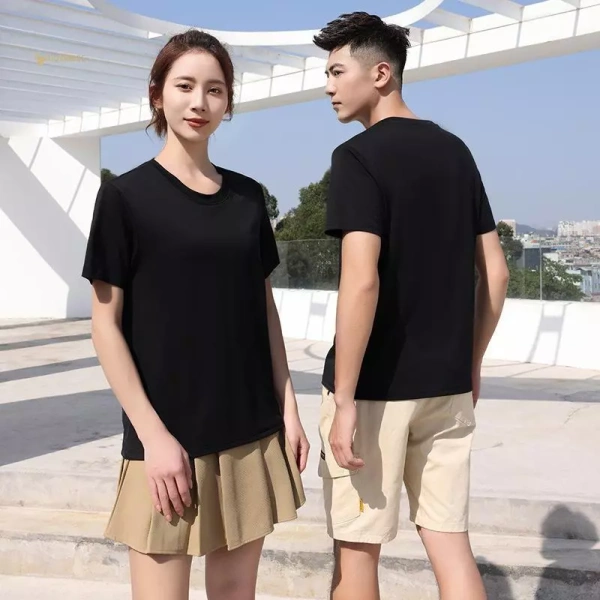 Các hãng thời trang hiện nay đang nghiên cứu và áp dụng các loại vải mới có khả năng hút ẩm nhanh, khô nhanh, đồng thời đã được xử lý “pre‑shrunk” để giảm thiểu co giãn. (Ảnh 3)