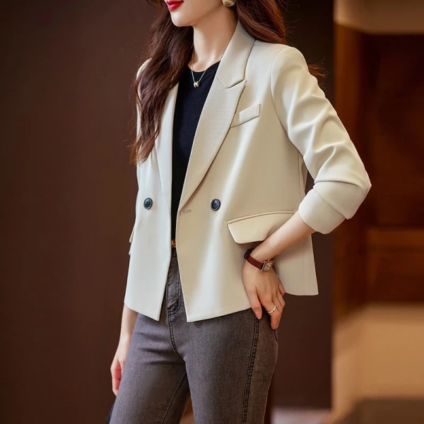 Màu nâu cà phê không chỉ là gam màu trung tính, dễ kết hợp, mà còn mang lại cảm giác ấm áp, thích hợp với những ngày se lạnh của mùa thu và những buổi sáng dịu nhẹ của mùa xuân. (Ảnh 2)