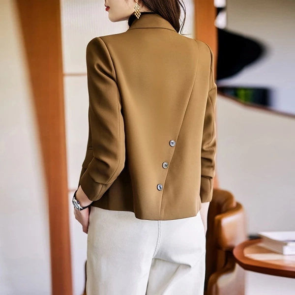 Trong những lựa chọn trên, Áo Khoác Vest Su Yunshi đáp ứng hầu hết tiêu chí quan trọng cho phụ nữ cao ngắn vào mùa xuân‑thu. (Ảnh 5)
