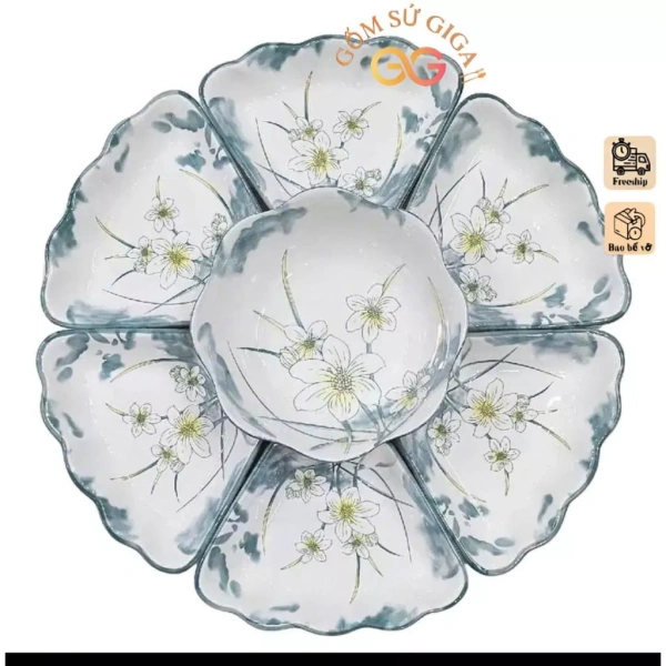 Thủy tinh trong suốt mang lại cảm giác hiện đại, nhưng khi chứa thức ăn nóng, chúng có xu hướng xuất hiện dấu vân hoặc hơi vỡ. (Ảnh 3)