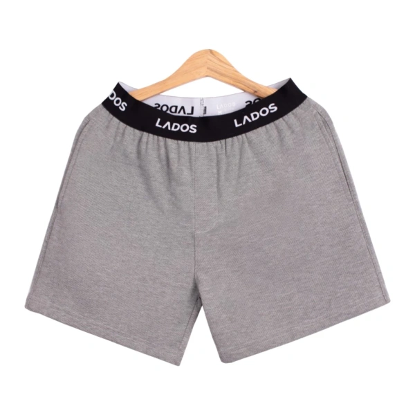 Độ co giãn của thắt lưng không chỉ ảnh hưởng đến cảm giác thoải mái khi ngồi, mà còn quyết định hiệu suất trong các hoạt động năng động như chạy bộ, đạp xe, hoặc thậm chí chỉ là việc đứng lâu trong hàng siêu thị. (Ảnh 2)