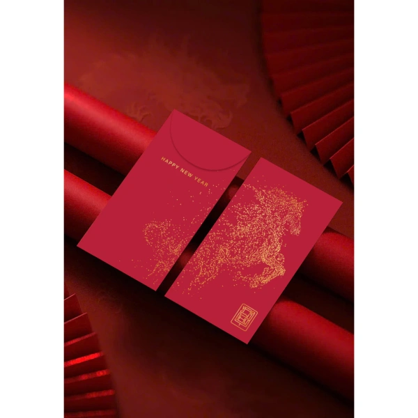 Mặc dù giấy mỹ thuật có độ dày và bề mặt được xử lý đặc biệt, nhưng trong điều kiện thực tế – như việc gập giấy nhiều lần, va chạm khi di chuyển, hay tiếp xúc với độ ẩm trong không khí Tết – độ bền của chúng vẫn là một câu hỏi đáng quan tâm. (Ảnh 2)