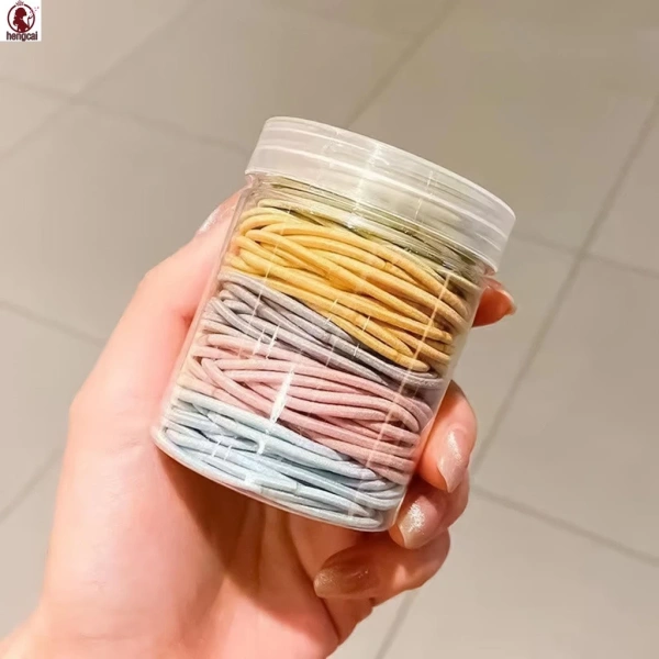 Bất ngờ khi dây buộc tóc mềm mại không làm hỏng tóc xoăn dày - Ảnh 5