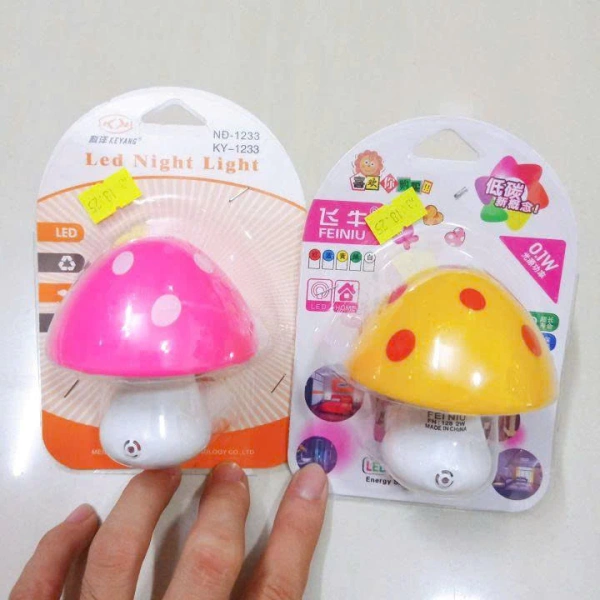 Với những yếu tố trên, đèn ngủ hình nấm cảm ứng ánh sáng trở thành lựa chọn hấp dẫn, đặc biệt khi xét đến tính năng tự bật/tắt và thiết kế ngộ nghĩnh. (Ảnh 3)