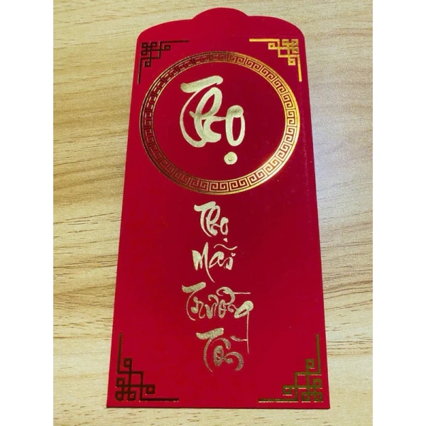 Một chiếc phong bao có thể được làm từ nhiều chất liệu và hình thức khác nhau: giấy, nhựa, tem, hoặc in ấn kỹ thuật số. (Ảnh 3)