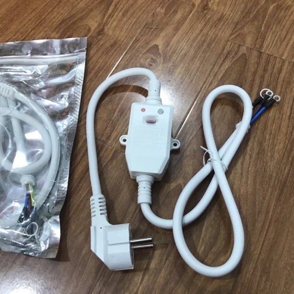 Dây chống giật (RCD – Residual Current Device) là một thiết bị bảo vệ điện được lắp vào mạch nguồn của bình nóng lạnh. (Ảnh 4) Dây chống giật (RCD – Residual Current Device) là một thiết bị bảo vệ điện được lắp vào mạch nguồn của bình nóng lạnh. (Ảnh 4)