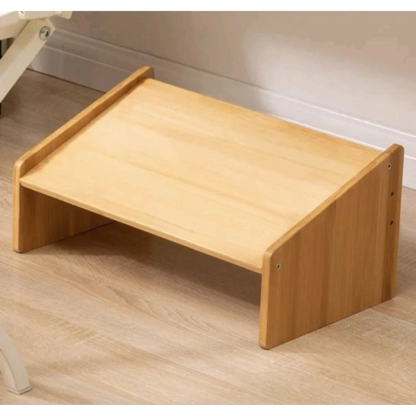 Bệ để chân giúp giảm mỏi khi ngồi làm việc lâu dài, nhưng chiều cao điều chỉnh lại dễ bị bỏ qua - Ảnh 1 Bệ để chân giúp giảm mỏi khi ngồi làm việc lâu dài, nhưng chiều cao điều chỉnh lại dễ bị bỏ qua - Ảnh 1