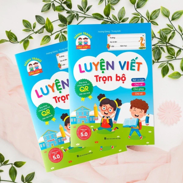 Với Sách - Vở Luyện Viết Trọn Bộ Bìa Xanh do NXB Hà Nội phát hành, nhà sản xuất còn nhấn mạnh việc tích hợp “Công Nghệ Mã QR Hiện Đại Nhất 5.0”, một phiên bản được cho là tương thích tốt hơn với các thiết bị di động phổ thông. (Ảnh 2)