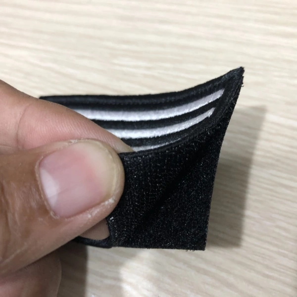 Trong danh mục hiện nay, Tấm Patch dán hình cờ Việt Nam và các nước đáp ứng hầu hết tiêu chí trên. (Ảnh 4)