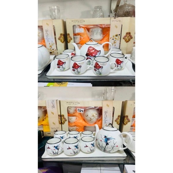 Khay sứ thường được dùng để giữ các cốc và bình ấm trên một nền đồng nhất, tránh tràn đồ uống trên mặt bàn. (Ảnh 2)
