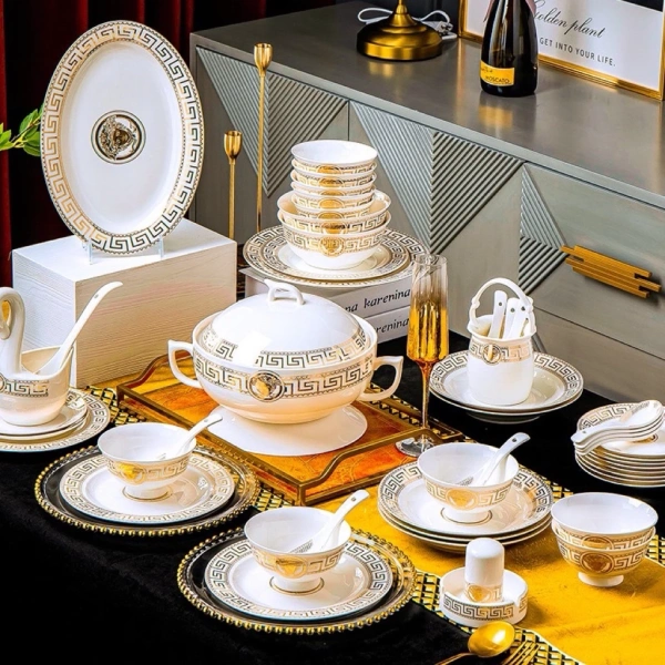 Áp dụng những kiến thức trên không chỉ giúp bạn giữ cho bộ bát đĩa luôn “đẹp như ngày đầu” mà còn tiết kiệm chi phí thay mới trong tương lai. (Ảnh 5)