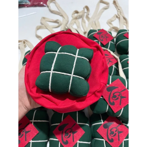 Nhà sản xuất BEO.Kids mô tả sản phẩm như sau: “Chất vải mềm mịn, thấm hút mồ hôi tốt, phù hợp với làn da nhạy cảm của bé; thiết kế dáng basic dễ mặc, thoáng mát; vừa đẹp vừa hợp thời tiết, chụp ảnh bao xinh”. (Ảnh 4)