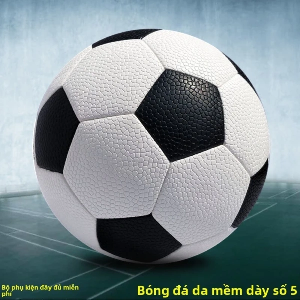 Bóng đá da mềm mang lại cảm giác sân cỏ tự nhiên: điều mà nhiều người mới chỉ nhận ra sau lần đá đầu tiên - Ảnh 1