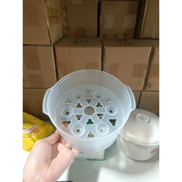 Đối với các gia đình có trẻ nhỏ hoặc người cao tuổi, thực phẩm cần đáp ứng tiêu chuẩn mềm nhũ, dễ nuốt và giàu dinh dưỡng. (Ảnh 5)