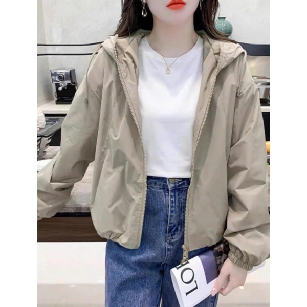 Cái áo khoác nữ nhẹ, thoáng nhưng chống thấm, có thực sự ngăn được ẩm sau vài giờ dưới mưa? - Ảnh 4