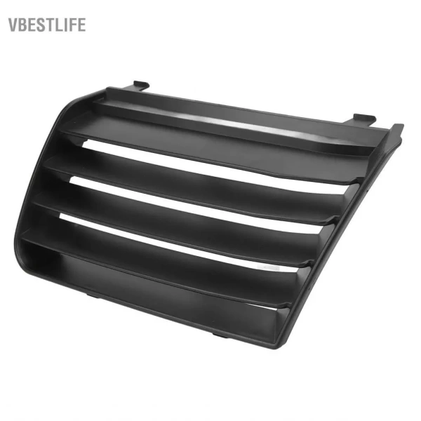 Việc lắp đặt lưới chắn trước không đúng chuẩn (ví dụ: không căn chỉnh đúng vị trí, sử dụng vít không phù hợp, hoặc bỏ qua bước đệm cao su giữa lưới và khung) sẽ tạo ra lực không đồng đều trên các điểm gắn. (Ảnh 2)