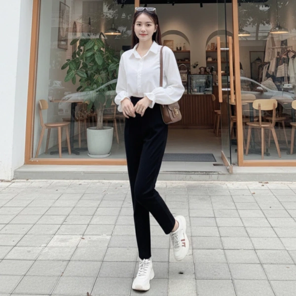 Hãy thử kết hợp với áo khoác blazer nhẹ màu tối để tăng tính công sở trong những buổi họp quan trọng. (Ảnh 4) Hãy thử kết hợp với áo khoác blazer nhẹ màu tối để tăng tính công sở trong những buổi họp quan trọng. (Ảnh 4)