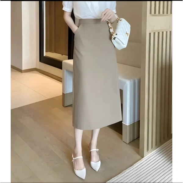 Chân váy chữ A dài 80 cm bằng vải Vitex, hai túi chéo thực sự giảm bớt áp lực lựa chọn phụ kiện trong ngày công sở - Ảnh 3