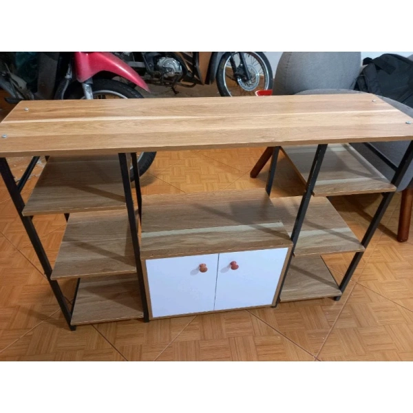 Việc lựa chọn một kệ đa năng thích hợp không chỉ giải quyết những bất tiện trên mà còn mang lại các giá trị bổ trợ đáng kể. (Ảnh 3)