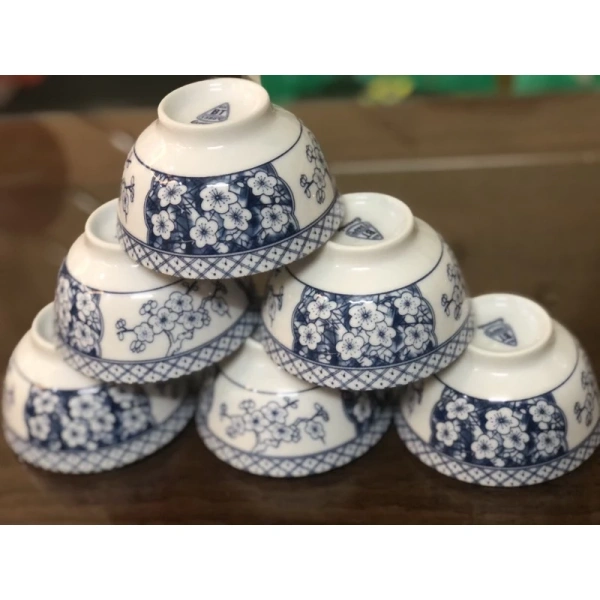 Ngay cả khi bạn đã chọn được bát sứ chất lượng, đôi khi vẫn có thể xảy ra trường hợp gạo dính thành khối do cách nấu hoặc thời gian để bát nguội quá nhanh. (Ảnh 4)