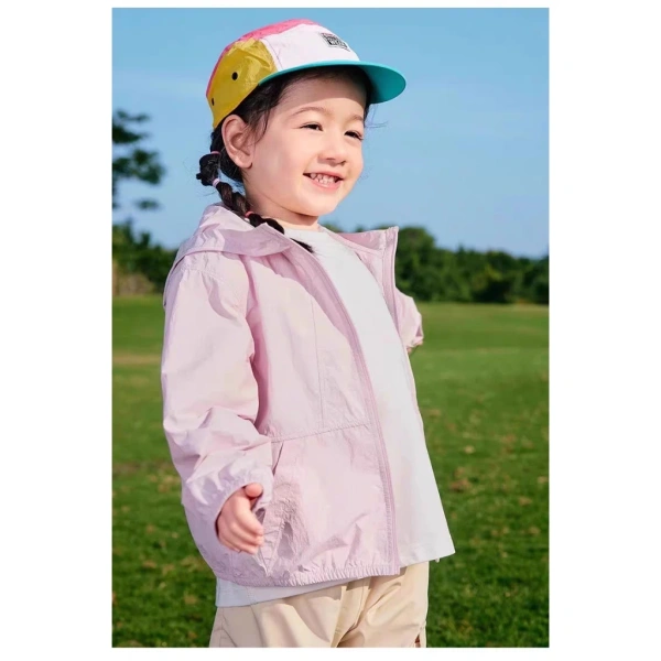 Để áo khoác gió luôn giữ được độ bền và chức năng của túi ẩn, việc chăm sóc đúng cách là rất quan trọng. (Ảnh 4) Để áo khoác gió luôn giữ được độ bền và chức năng của túi ẩn, việc chăm sóc đúng cách là rất quan trọng. (Ảnh 4)