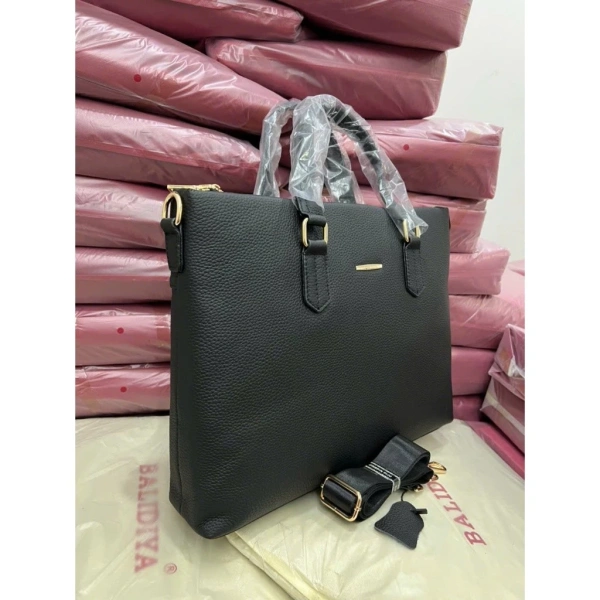 Một tờ A4 có kích thước tiêu chuẩn 21 cm × 29,7 cm. (Ảnh 2) Một tờ A4 có kích thước tiêu chuẩn 21 cm × 29,7 cm. (Ảnh 2)