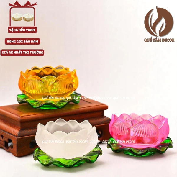 Một sản phẩm đáp ứng đầy đủ các tiêu chí trên là Đế Nến Hoa Sen Lưu Ly của Quế Tâm Decor. (Ảnh 4)