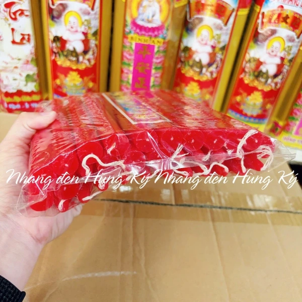 Sản phẩm này cung cấp 32 cây đèn cầy với chiều dài 19 cm và đường kính 1.5 cm, tổng khối lượng khoảng 1 kg. (Ảnh 5)