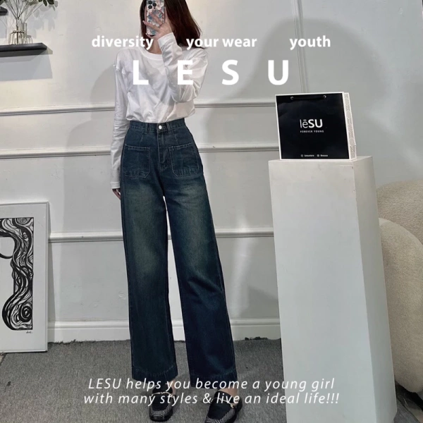 Những mẫu jean có 2 túi vuông thường được thiết kế để tạo điểm nhấn thời trang, nhưng vị trí và kích thước túi có thể ảnh hưởng đến cảm giác mặc. (Ảnh 2) Những mẫu jean có 2 túi vuông thường được thiết kế để tạo điểm nhấn thời trang, nhưng vị trí và kích thước túi có thể ảnh hưởng đến cảm giác mặc. (Ảnh 2)
