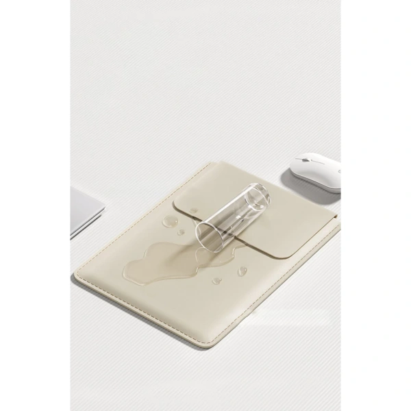 Trong một số trường hợp, một lớp bọt biển mỏng (khoảng 0,5mm) có cấu trúc lỗ nhỏ có thể được đặt phía dưới lớp lót để cung cấp độ màn đồng thời giữ máy không bị rung động. (Ảnh 3) Trong một số trường hợp, một lớp bọt biển mỏng (khoảng 0,5mm) có cấu trúc lỗ nhỏ có thể được đặt phía dưới lớp lót để cung cấp độ màn đồng thời giữ máy không bị rung động. (Ảnh 3)