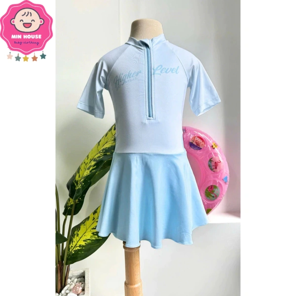 Không ít phụ huynh mắc sai lầm khi đo áo bơi dựa trên chỉ số chiều cao chung mà không xét tới “độ mũm” hoặc “độ cao của cổ chân”. (Ảnh 5)