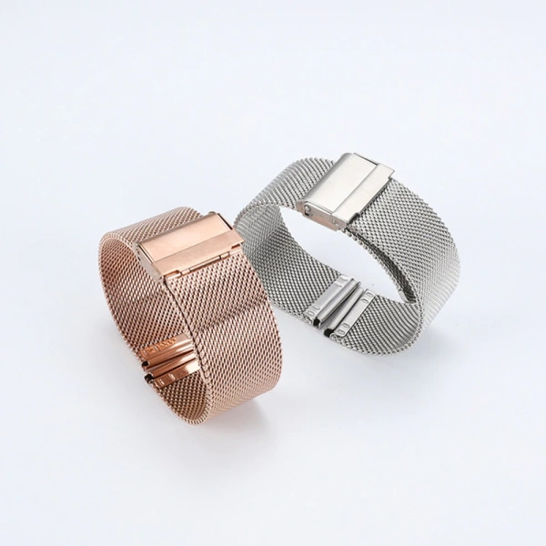 Mặc dù thép không gỉ rất bền, nhưng các kết nối (lug, spring bar) vẫn có thể bị cong hoặc hư hỏng khi bị va đập mạnh. (Ảnh 5) Mặc dù thép không gỉ rất bền, nhưng các kết nối (lug, spring bar) vẫn có thể bị cong hoặc hư hỏng khi bị va đập mạnh. (Ảnh 5)
