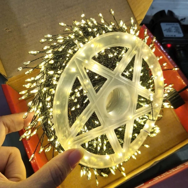 LED nổi tiếng với độ bền cao, nhưng khi vận hành ở môi trường nhiệt độ cao kéo dài, hiệu suất phát sáng sẽ giảm và tuổi thọ giảm sút. (Ảnh 3)