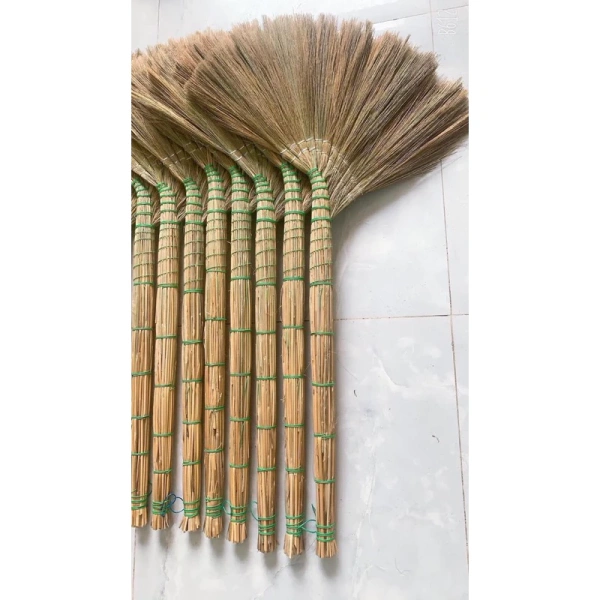Độ ẩm cao làm sợi chít hấp thụ nước, dẫn tới sợi nở ra, mất độ cứng và dễ vỡ. (Ảnh 3) Độ ẩm cao làm sợi chít hấp thụ nước, dẫn tới sợi nở ra, mất độ cứng và dễ vỡ. (Ảnh 3)