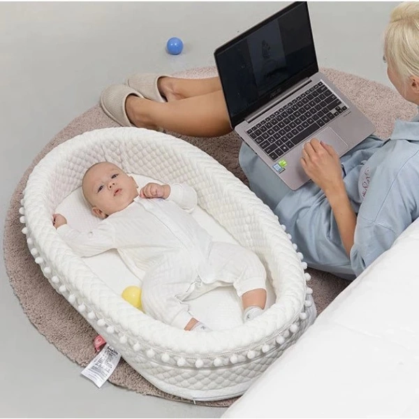 Điểm chung của mọi mẫu là yêu cầu “khóa an toàn” và “vải bề mặt thân thiện với da”. (Ảnh 4)