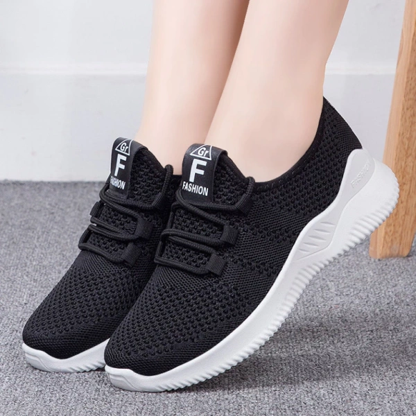 Dây co giãn hoặc dải Velcro cho phép điều chỉnh nhanh và giữ chân cố định khi vận động mạnh, giảm thiểu việc giày trượt ra hoặc lỏng lẻo. (Ảnh 4)