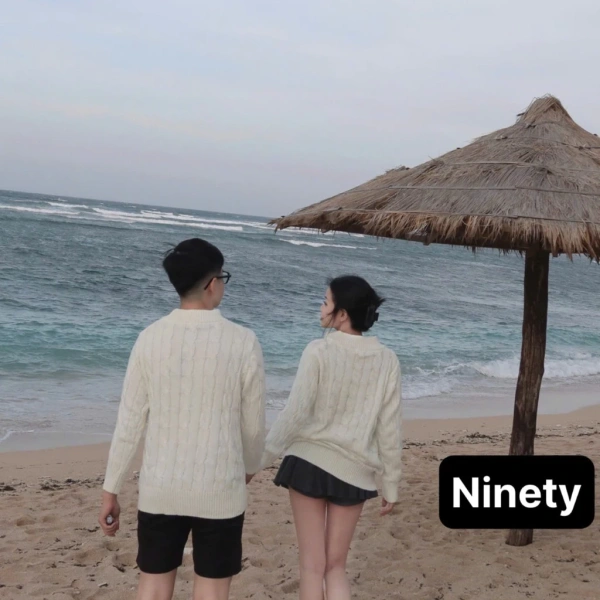 Có thật sự ấm áp như mong đợi khi mặc áo len dày cổ cao trong những buổi sáng se lạnh ở Hà Nội? - Ảnh 3
