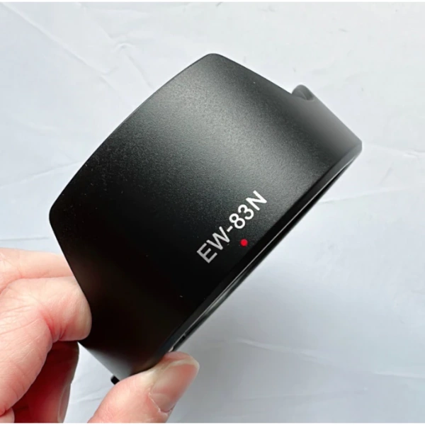 Có thực sự cần một hood lens khi dùng ống kính Canon RF 24‑105mm trong chụp đô thị không? - Ảnh 1 Có thực sự cần một hood lens khi dùng ống kính Canon RF 24‑105mm trong chụp đô thị không? - Ảnh 1