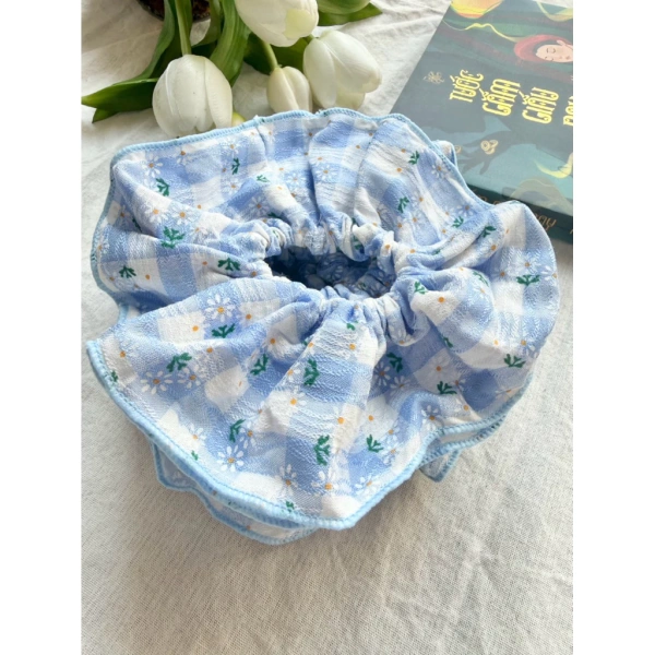Nếu bạn thích sáng tạo, tự làm cột tóc sẽ là một cách tuyệt vời để tùy chỉnh độ dày dây, màu sắc và hoa văn. (Ảnh 5)