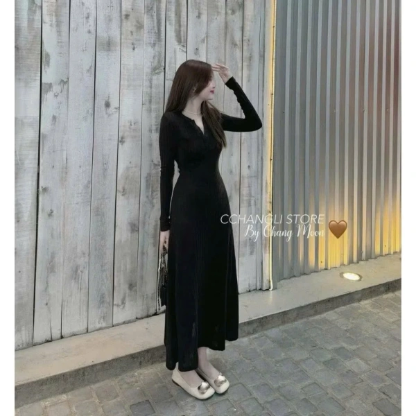 Đầm bầu len dày dặn được thiết kế đa năng, nhưng cách bạn “điểm nhấn” sẽ quyết định nó có phù hợp trong ba môi trường trên không. (Ảnh 4)