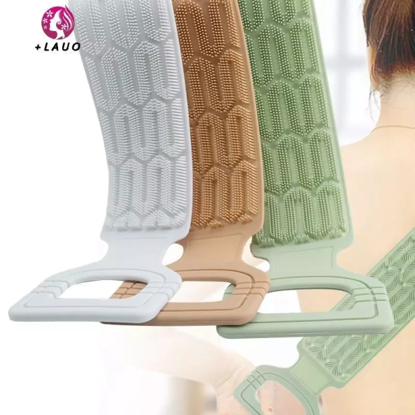 Với nhu cầu tắm rửa và làm sạch sâu, silicone thường là lựa chọn ưu tiên vì khả năng chịu nhiệt và chịu hóa chất tốt, giúp duy trì độ bám dài lâu. (Ảnh 2) Với nhu cầu tắm rửa và làm sạch sâu, silicone thường là lựa chọn ưu tiên vì khả năng chịu nhiệt và chịu hóa chất tốt, giúp duy trì độ bám dài lâu. (Ảnh 2)