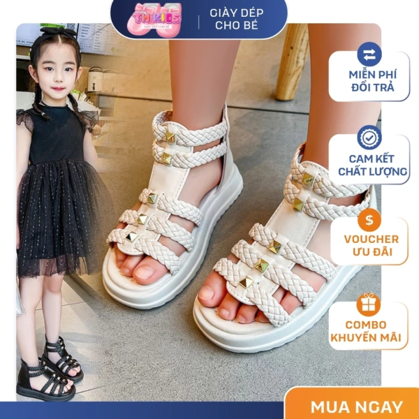 Đệm êm và đế mềm chống trơn trượt thực sự quan trọng hơn vẻ sang của sandal bé gái có đính đá - Ảnh 1 Đệm êm và đế mềm chống trơn trượt thực sự quan trọng hơn vẻ sang của sandal bé gái có đính đá - Ảnh 1